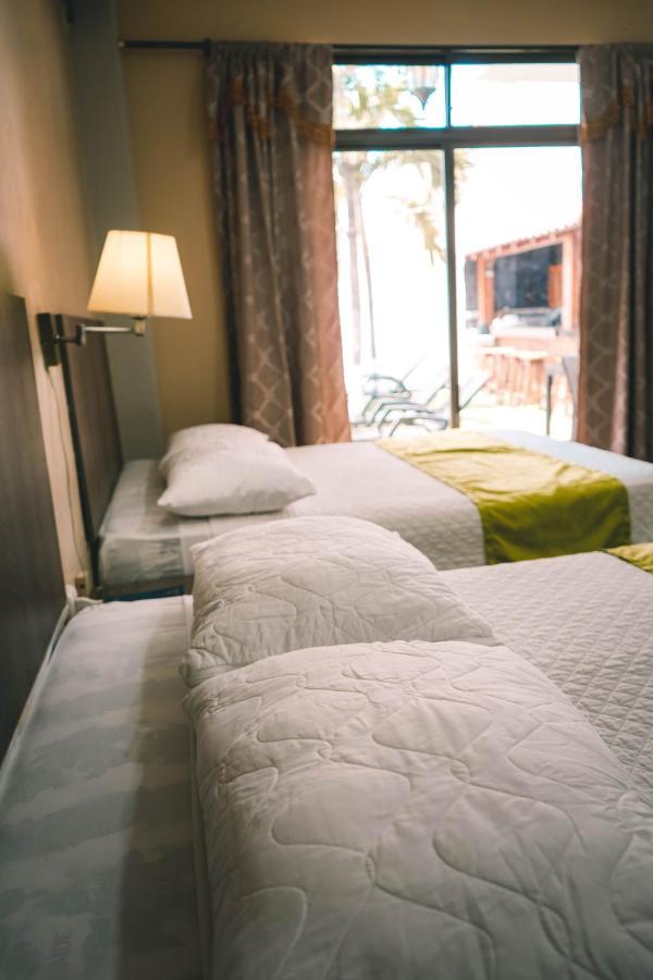 Hotel Manta Beach Madrigal Eksteriør billede