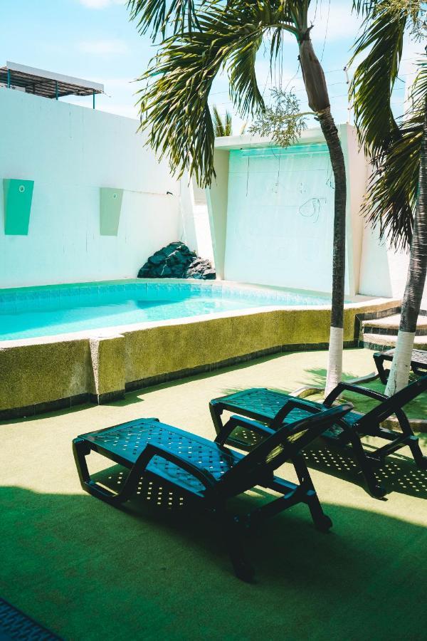 Hotel Manta Beach Madrigal Eksteriør billede