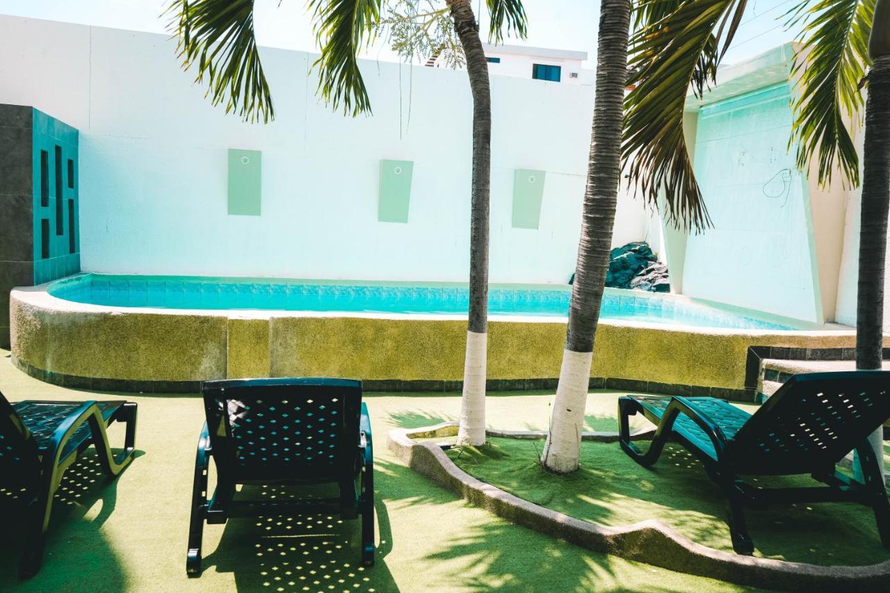 Hotel Manta Beach Madrigal Eksteriør billede