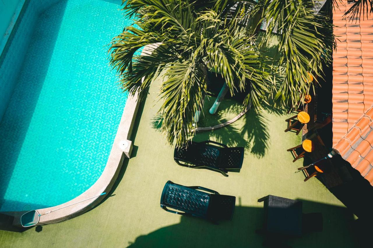 Hotel Manta Beach Madrigal Eksteriør billede