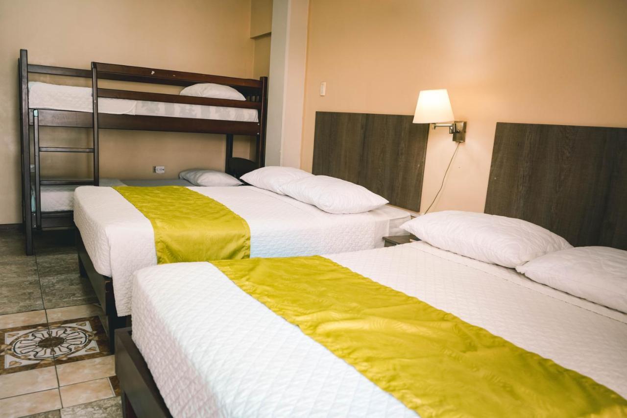 Hotel Manta Beach Madrigal Eksteriør billede
