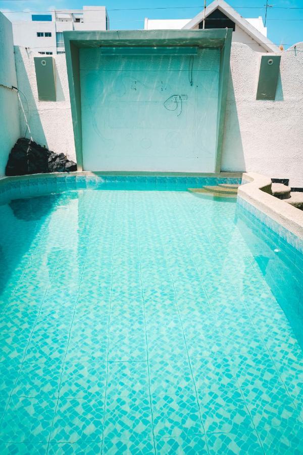Hotel Manta Beach Madrigal Eksteriør billede