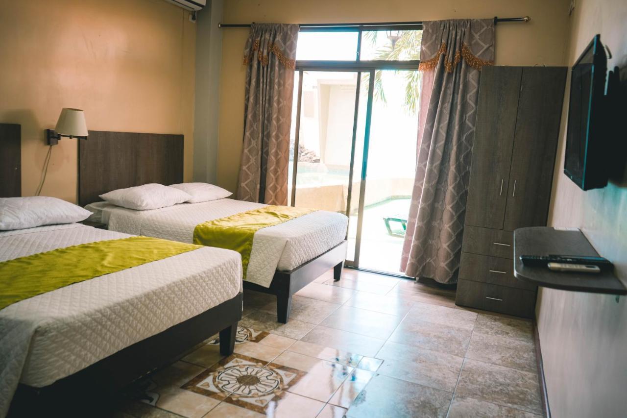 Hotel Manta Beach Madrigal Eksteriør billede