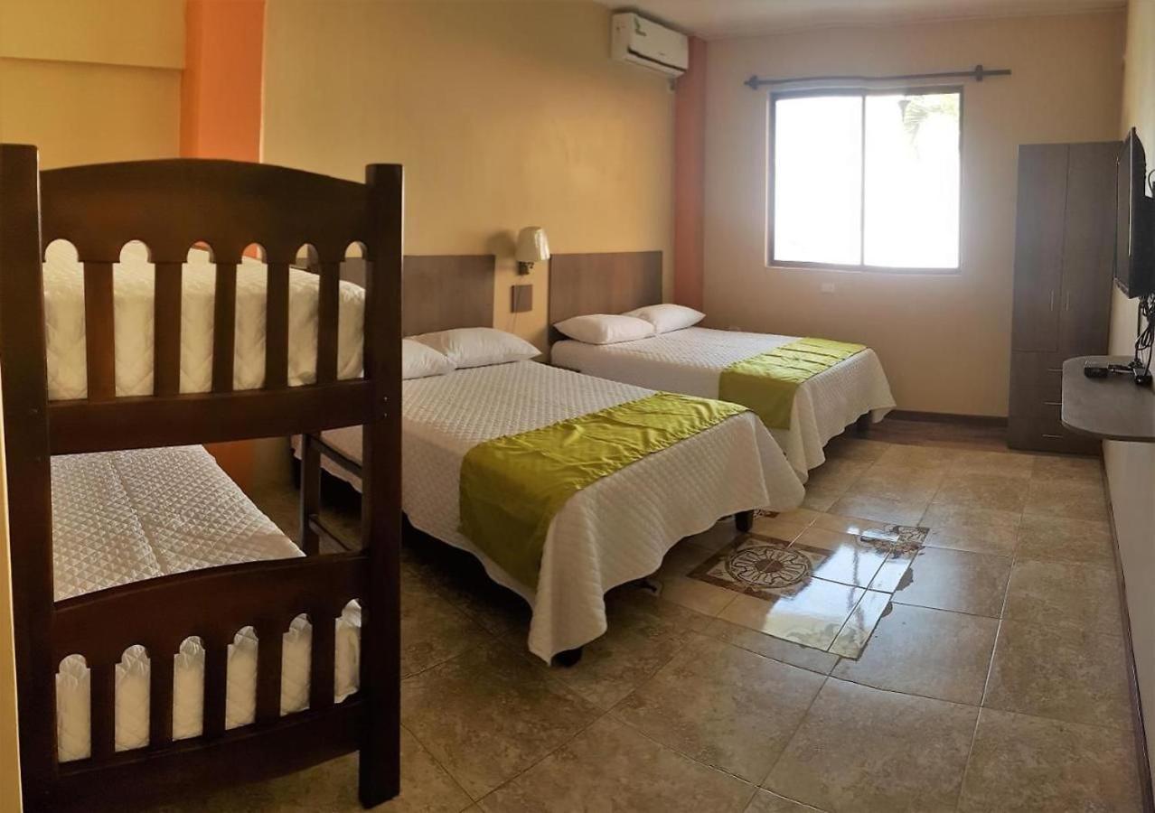 Hotel Manta Beach Madrigal Eksteriør billede