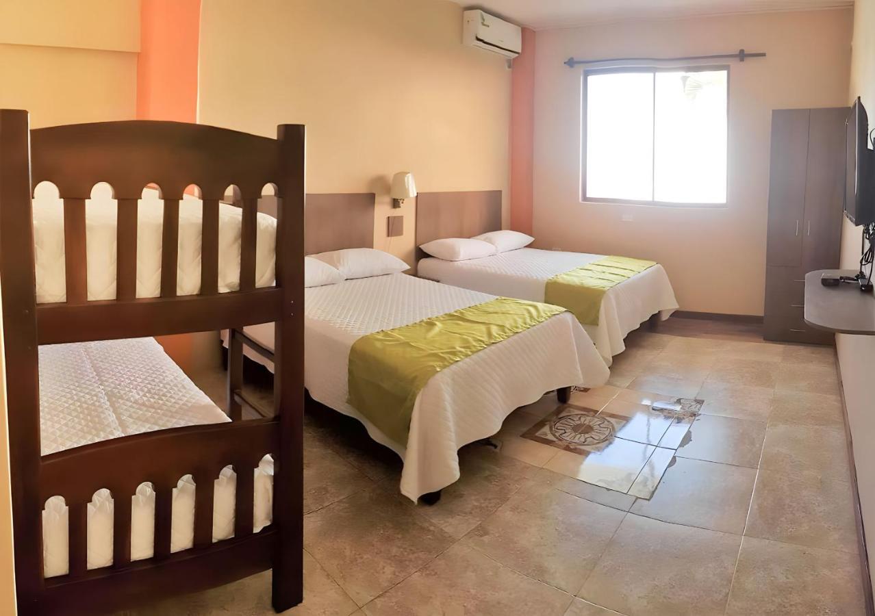 Hotel Manta Beach Madrigal Eksteriør billede